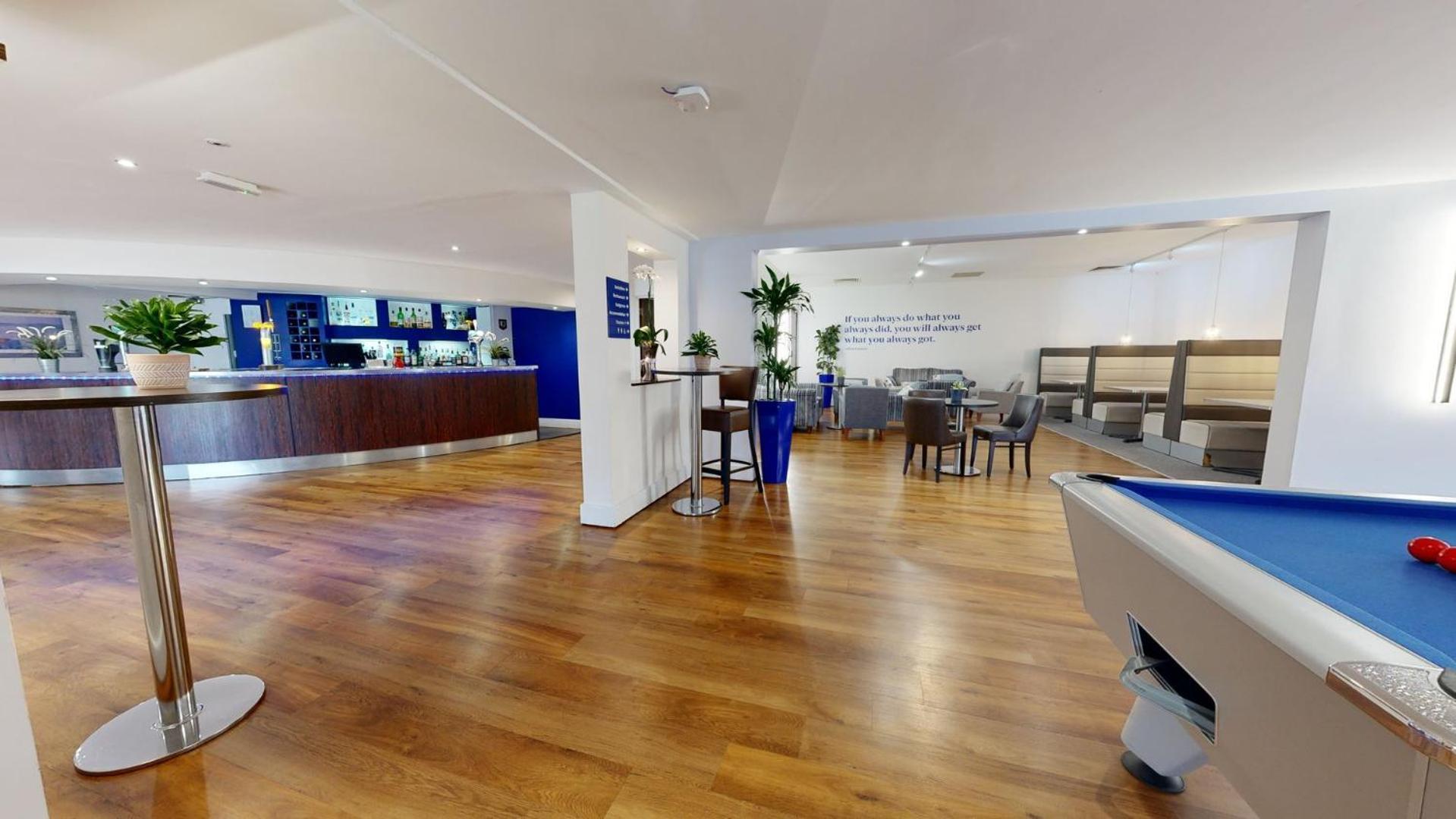 Cim Business Centre Ξενοδοχείο Μεϊντενχέντ Εξωτερικό φωτογραφία
