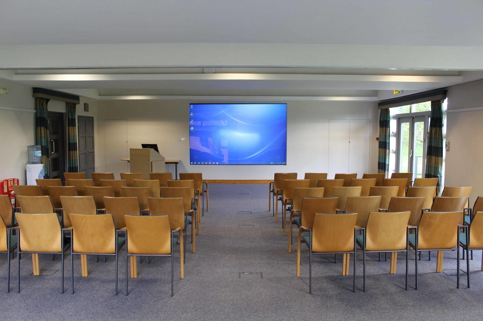 Cim Business Centre Ξενοδοχείο Μεϊντενχέντ Εξωτερικό φωτογραφία